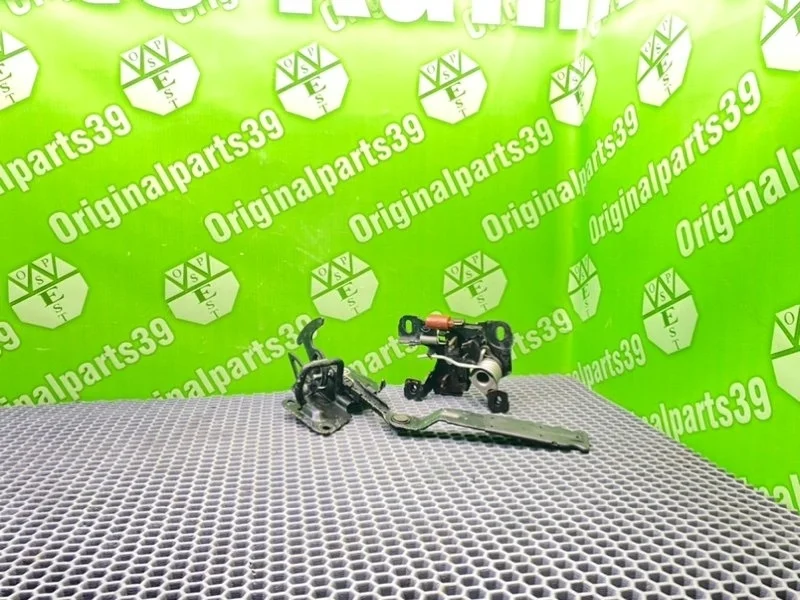 Замок капота Audi A6 2004 4B0823509 C5 AVANT BDH 2.5TDI