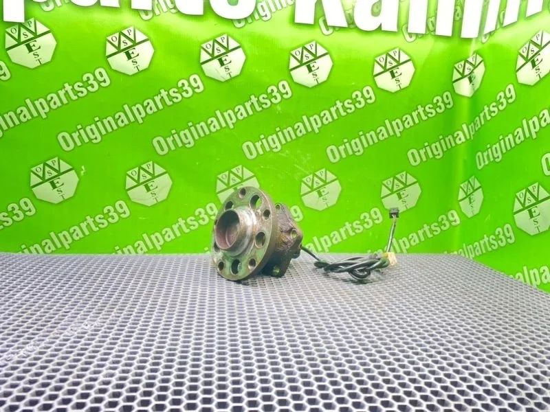 Ступица Audi A6 2002 8E0501611J C5 BDV 2.4I, задняя левая