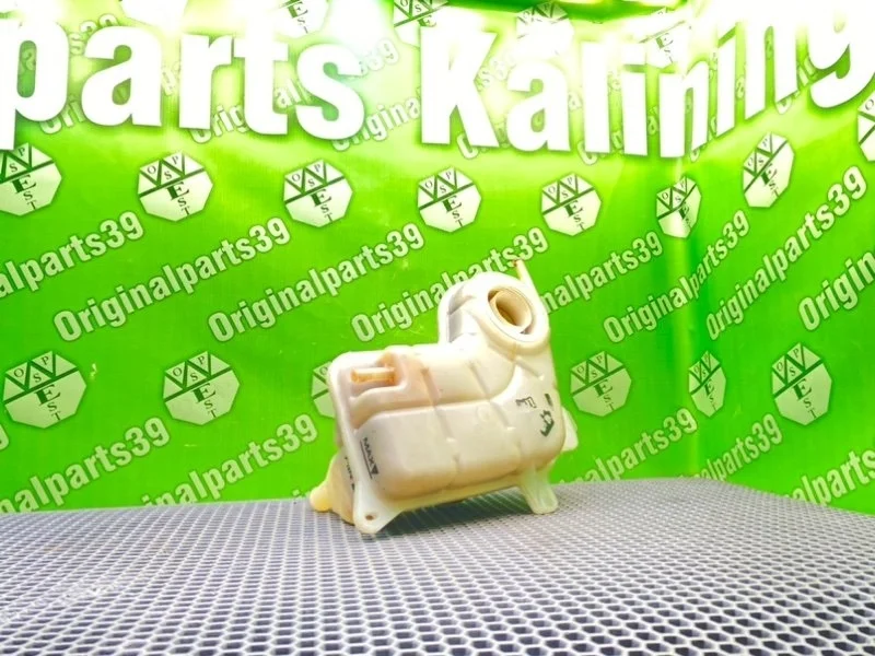 Бачок расширительный Audi A6 2001 8E0121403E C5 QUATTRO AKE 2.5TDI