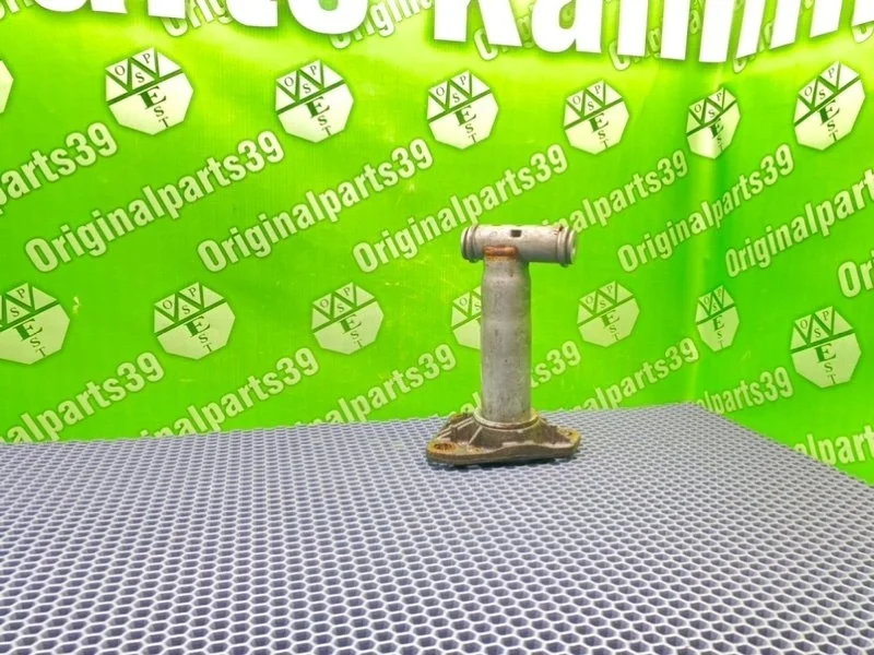 Кронштейн усилителя бампера Audi A6 2004 4B0807133C C5 AVANT BDV 2.4I, передний левый