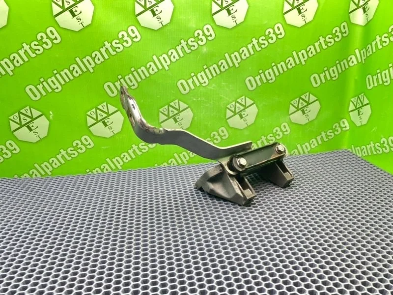 Кронштейн АКПП Mercedes-Benz S-Class 1992 A1402421340 W140 M119.970 5.0