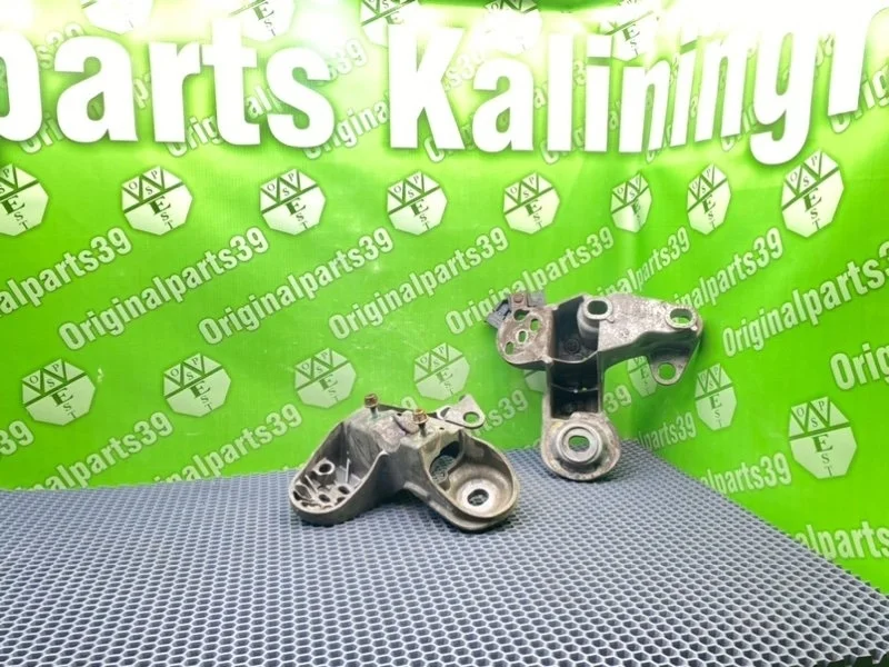 Кронштейны Audi A6 2003 8E0199352D C5 AVANT QUATTRO BAU 2.5 TDI