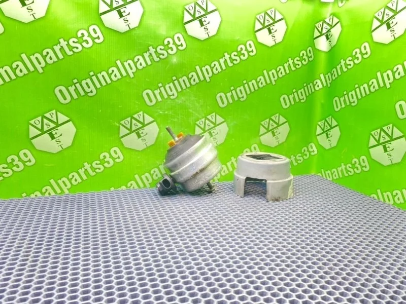 Подушка двигателя Audi A6 2003 8E0199379E C5 AVANT QUATTRO BAU 2.5 TDI