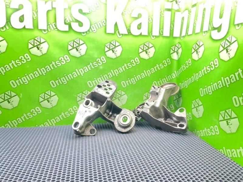 Лапы двс Audi A6 2000 4B0199352B C5 AVANT ARJ 2.4I