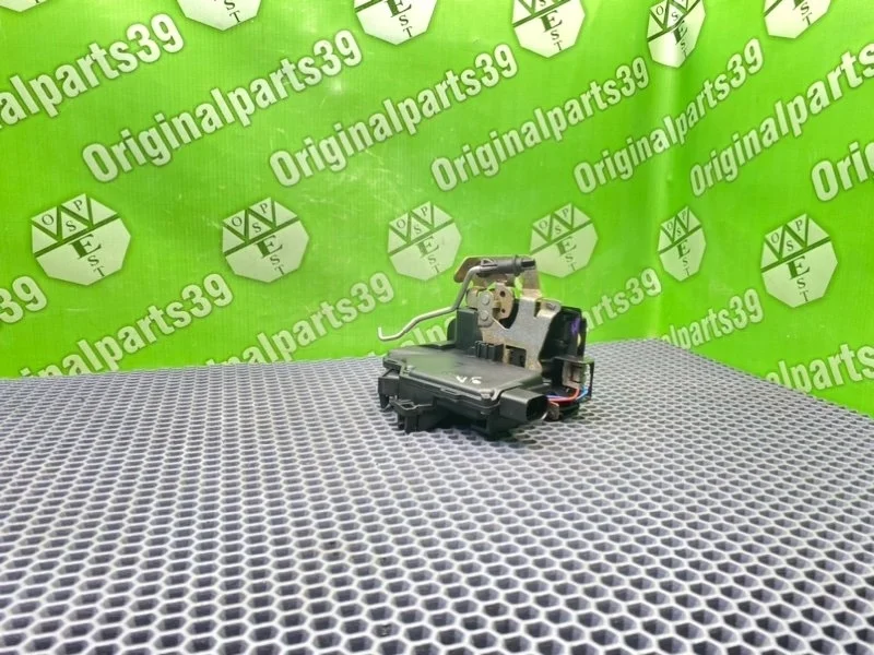 Замок двери Audi A6 2000 4B0839015G C5 AVANT ARJ 2.4I, задний левый