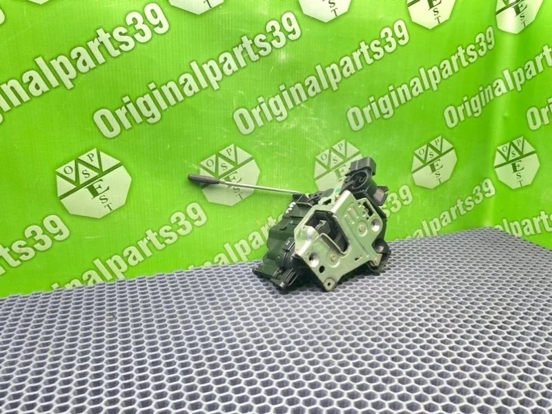 Замок двери Mercedes-Benz E-Class 1999 A2027204435 S210 M112.911, передний правый