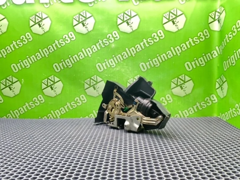 Замок двери Mercedes-Benz E-Class 1999 A2027300535 S210 M112.911, задний левый