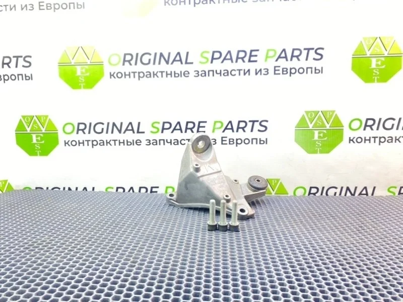 Кронштейн МКПП Audi A6 2000 8D0399114S C5 AVANT ARJ 2.4I, правый