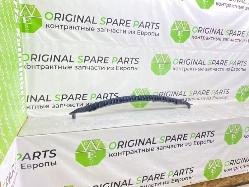 Кронштейн бампера Volkswagen Touareg 2006 7L6807863B 7LA BKS 3.0 TDI, задний