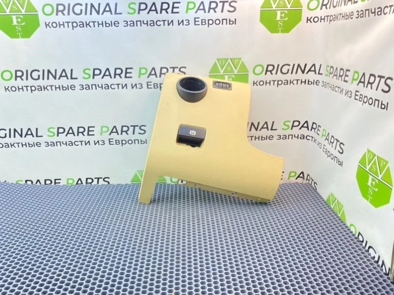 Накладка торпедо Volkswagen Touareg 2003 7L6858903BA 7LA BPE 2.5 TDI