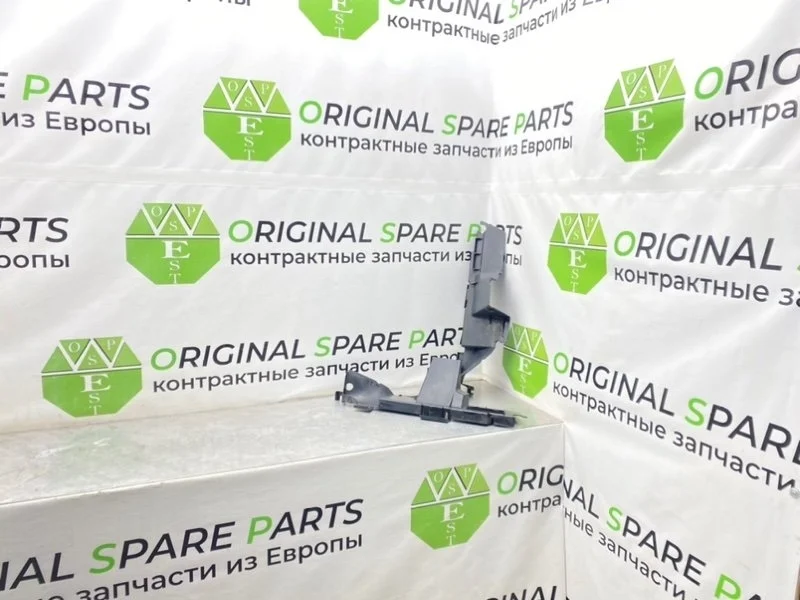 Дефлектор радиатора Volkswagen Touareg 2003 7L6121333D 7LA BPE 2.5 TDI