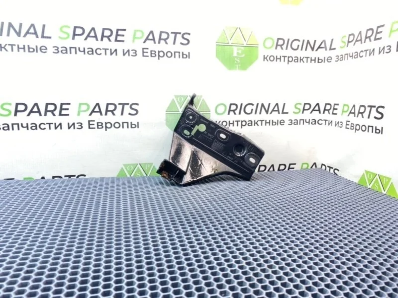 Кронштейн бампера Audi A6 Allroad 2001 4Z7807283A C5 AKE 2.5TDI, передний левый