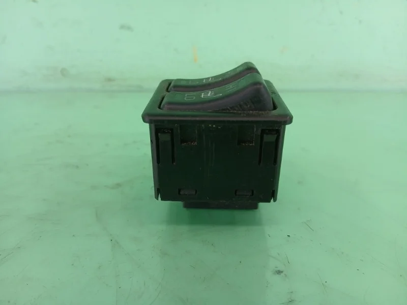 Блок управления подогрева сидений Mitsubishi Lancer 9 2003-2007