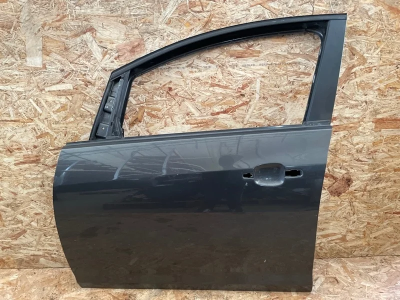 Дверь Opel Astra 13285606 J, передняя левая