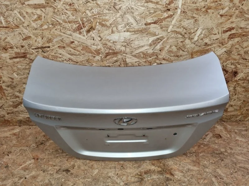 Крышка багажника Hyundai Solaris 692004L000 1