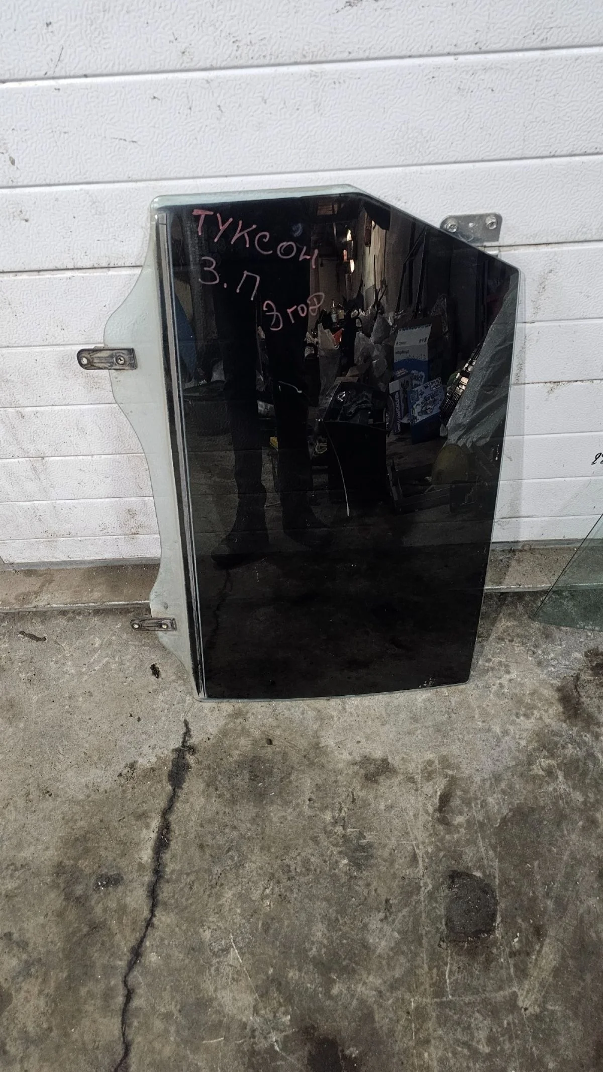 Стекло двери задней правой Hyundai Tucson I (2004—2015)