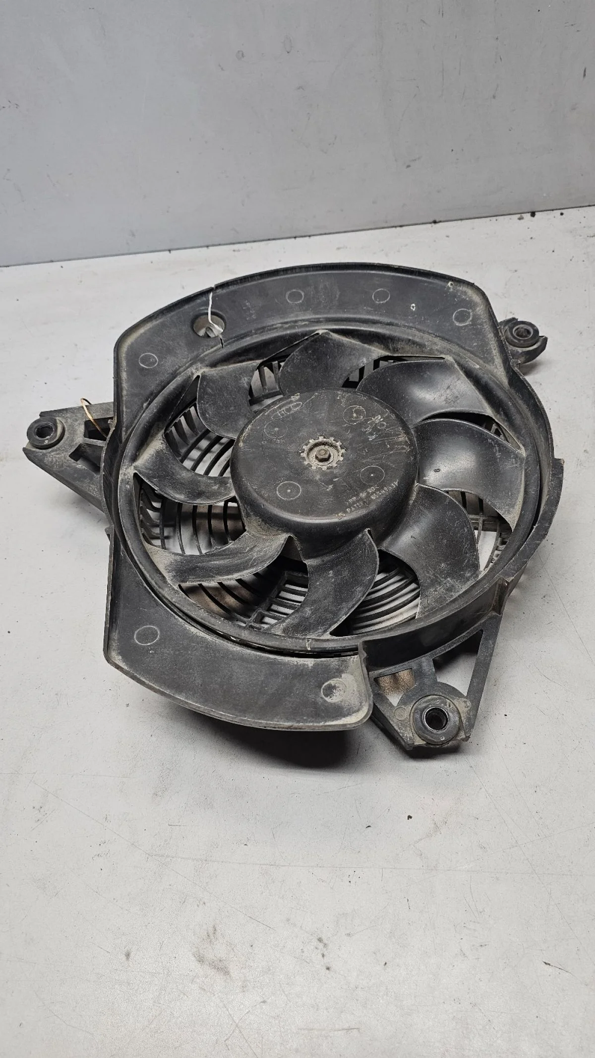 Вентилятор охлаждения Hyundai Starex I рестайлинг 2 (2003—2007)