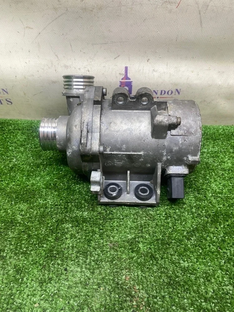 Помпа водяная BMW X5 3.0si E70