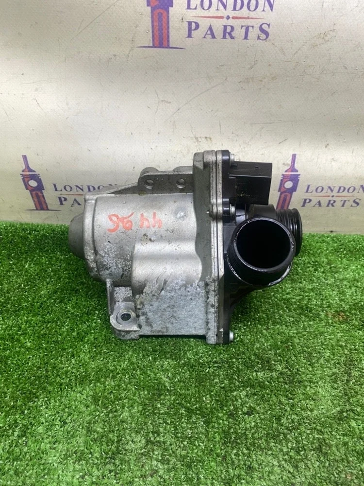 Помпа водяная BMW 535i F10