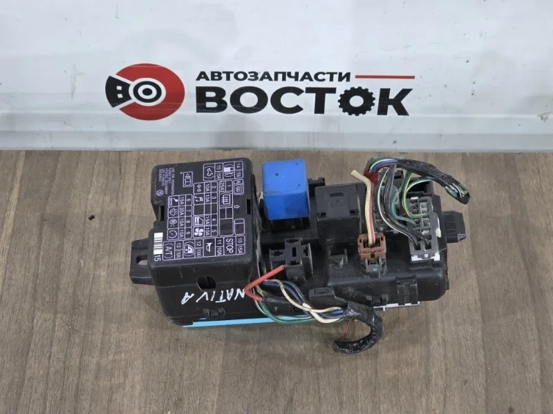 Блок предохранителей салонный MITSUBISHI PAJERO SPORT 2007 MR409898 K9#W 6G72