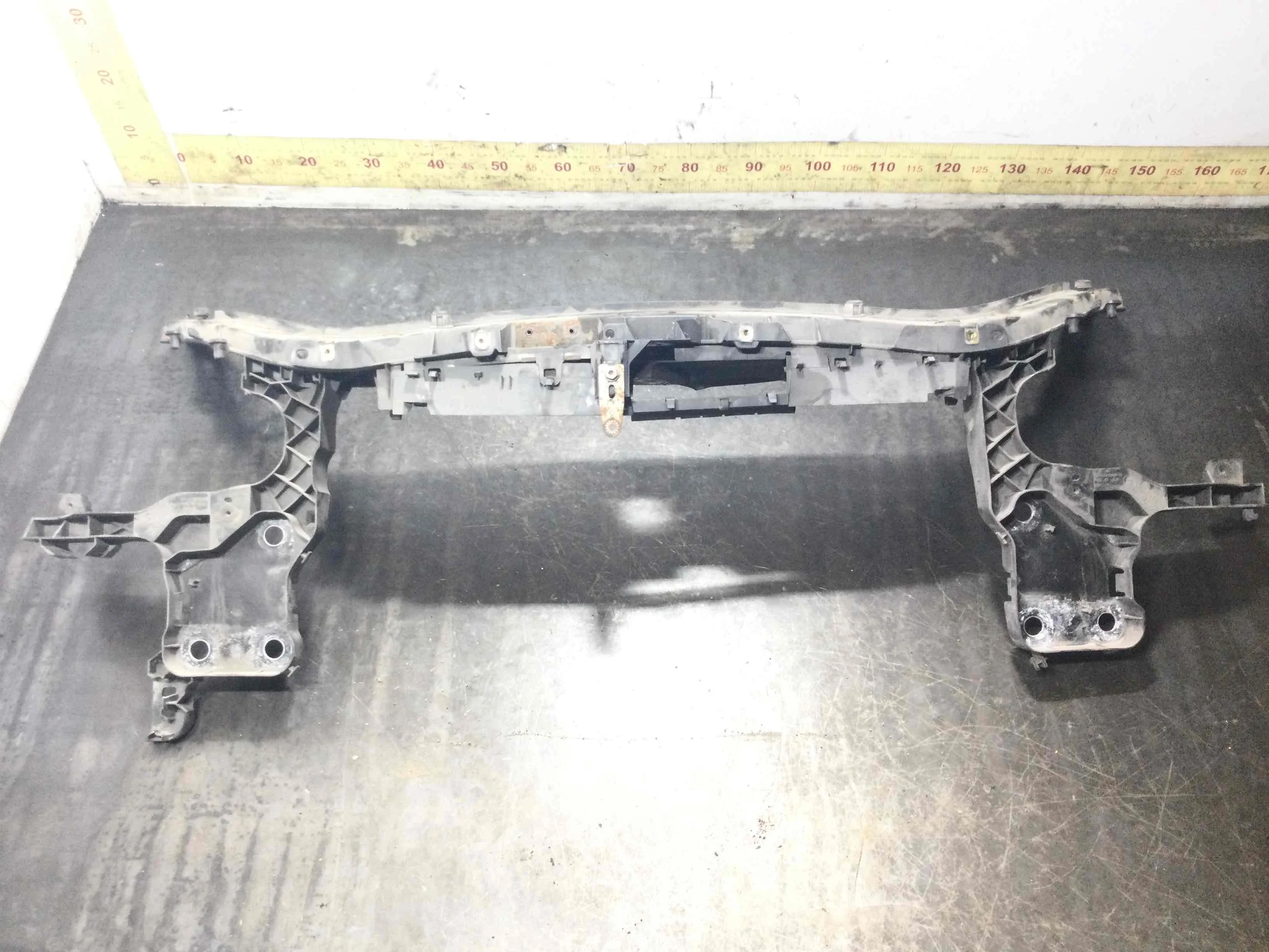 Передняя панель крепления облицовки (телевизор) Renault Scenic 2 поколение (2003-2006) дизель 1.9 dCi Механика Минивэн