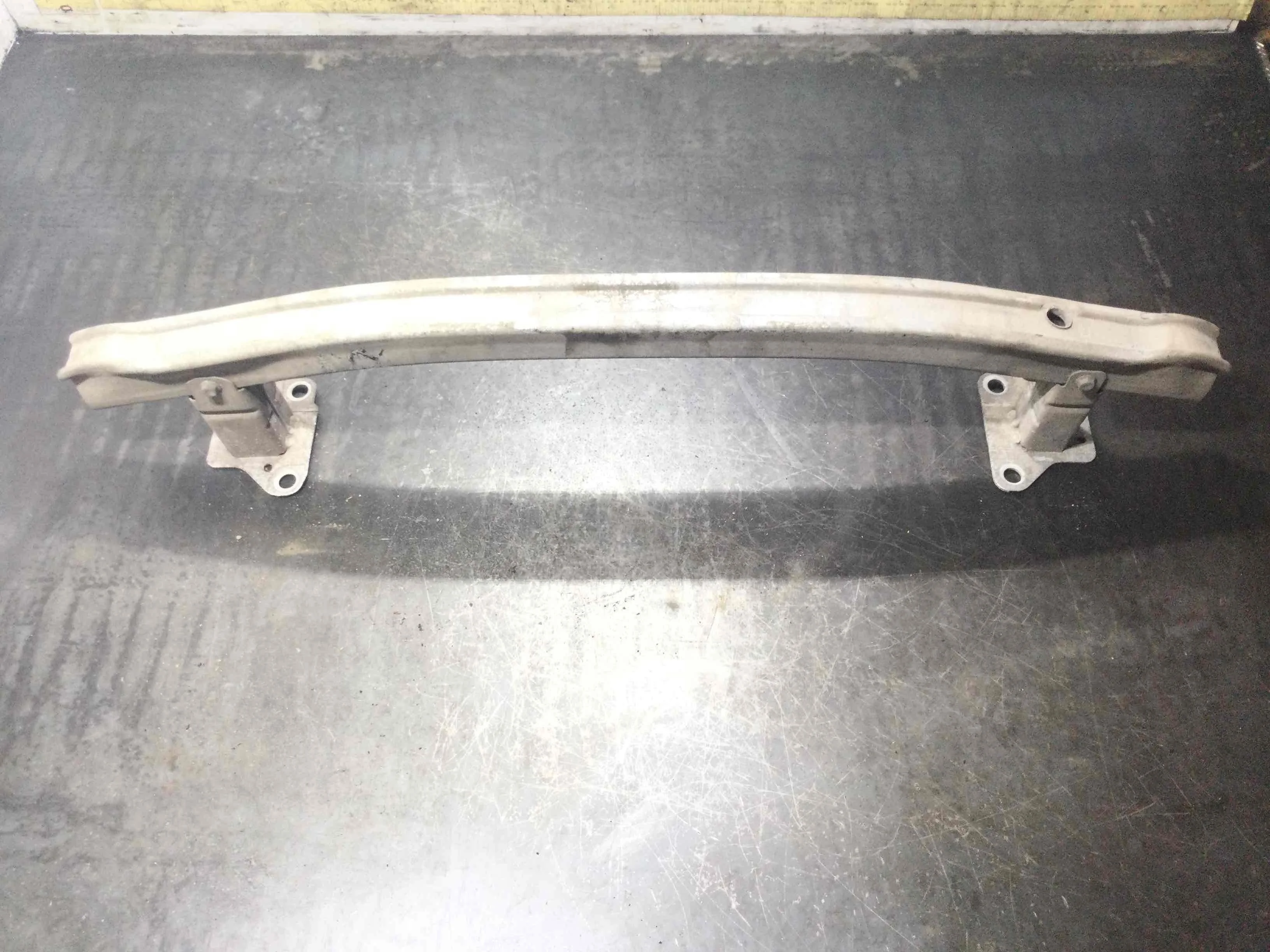 Усилитель бампера переднего Renault Scenic 2 поколение (2003-2006) дизель 1.9 dCi Механика Минивэн