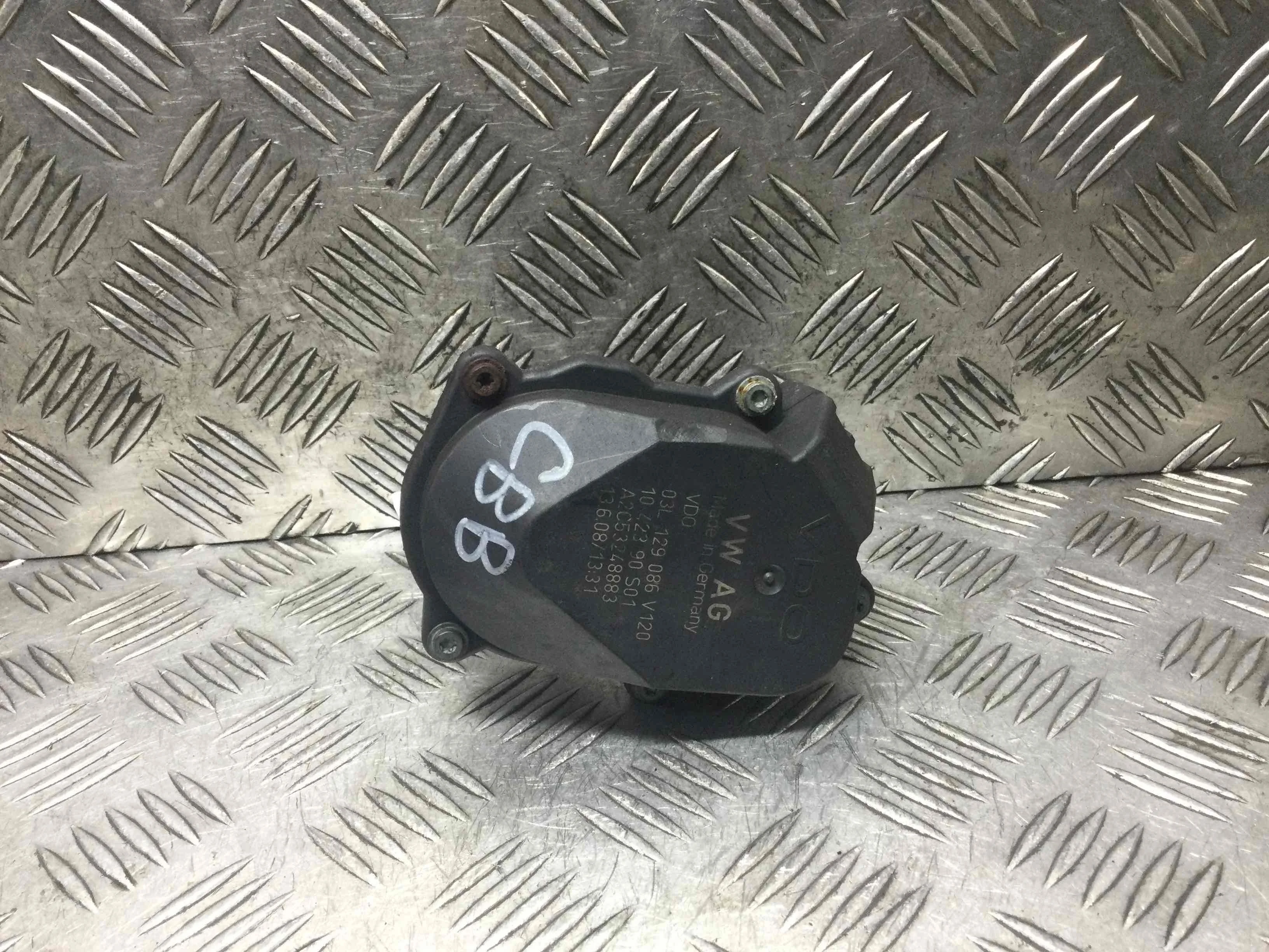 Сервопривод заслонок впускного коллектора Audi TT TT (8J3) 2006 - 2014 дизель 2.0 TDI Механика 3-дв, купе