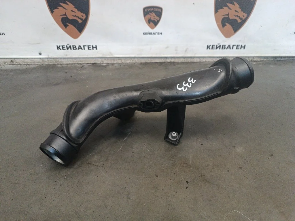 Патрубок интеркулера Volkswagen Passat 2008 B6