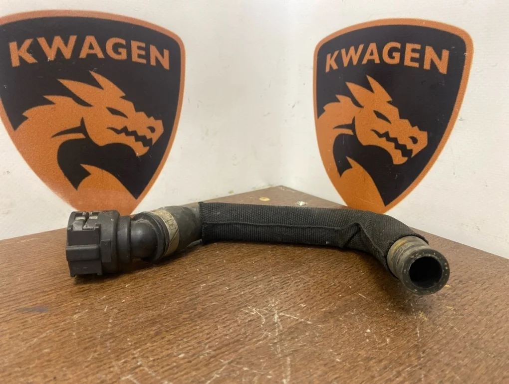 Патрубок системы охлаждения Audi A6 2011 C7