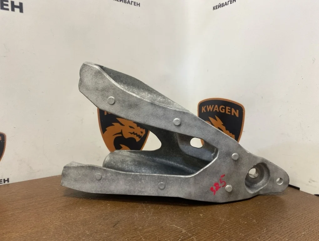 Кронштейн двигателя Volkswagen Transporter 2013 T5