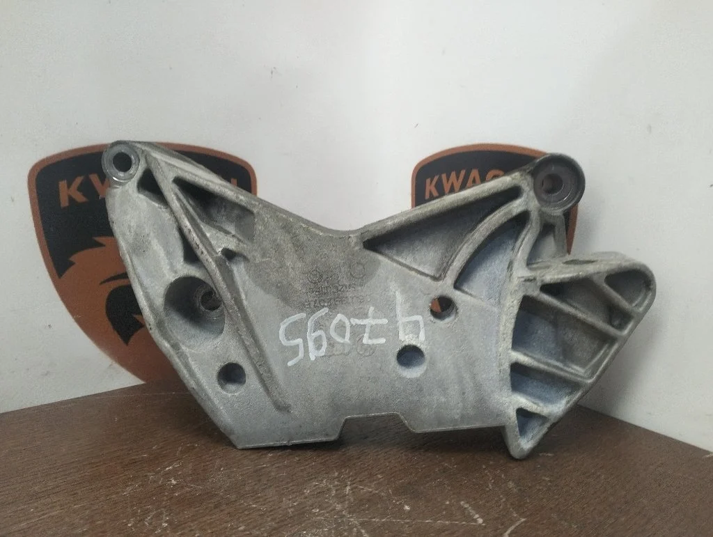 Кронштейн двигателя Skoda Octavia RS 2014 MK2, 5E