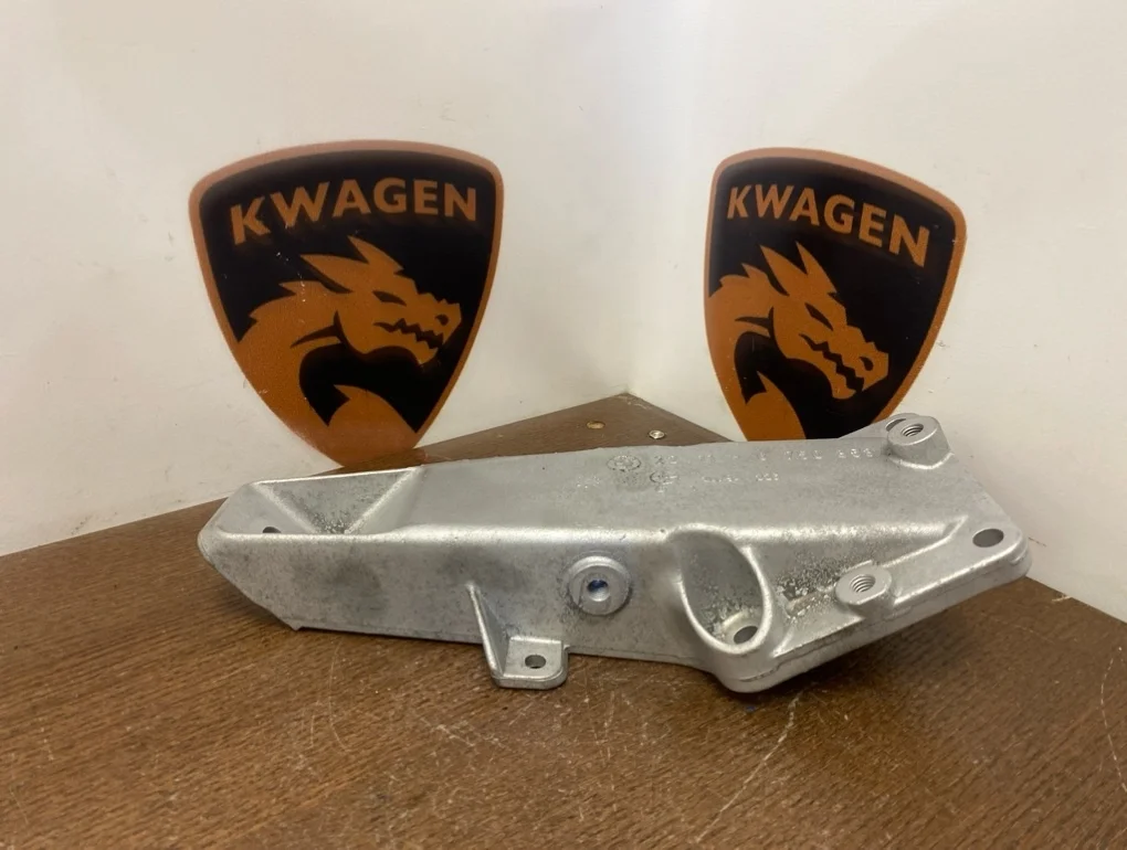 Кронштейн двигателя BMW X3 2004 E83