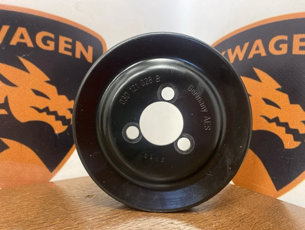 Шкив помпы Volkswagen Jetta 2011 5C