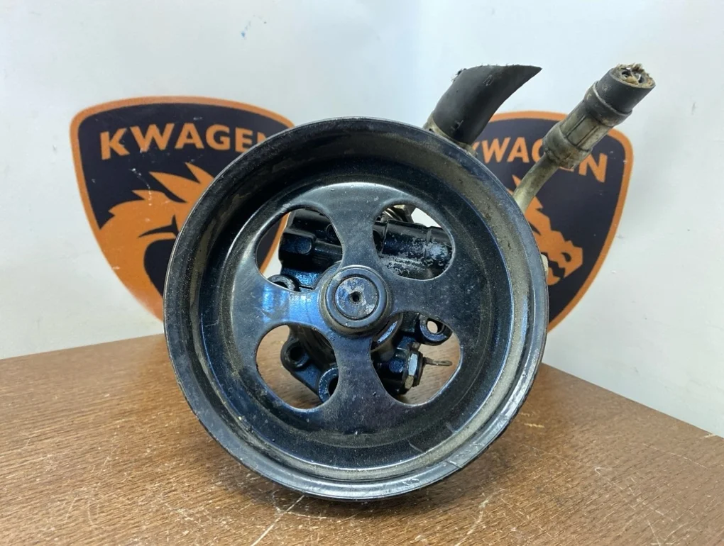 Насос гидроусилителя руля Mitsubishi Pajero 2014 IV