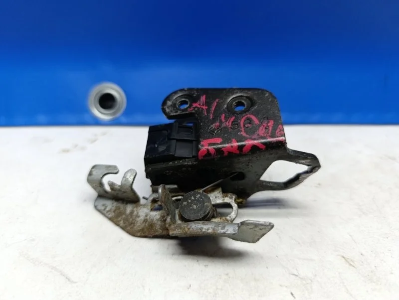 Замок багажника Nissan Almera 2005 8463059C02 N16 1.5 QG15DE