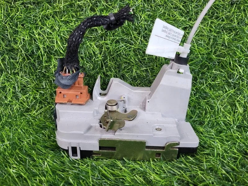 Замок двери Peugeot 307 2007 9137E4 3H EW10A, задний правый