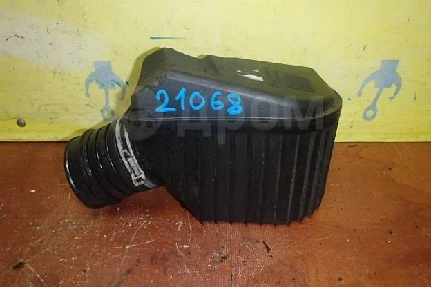 Резонатор воздушного фильтра MERCEDES-BENZ 2710900804 C-класс W203/S203/CL203 (2000—2004)