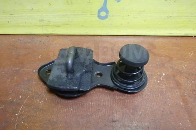 Ответная часть замка капота MERCEDES-BENZ 2038800460 C-класс W203/S203/CL203 (2000—2004)