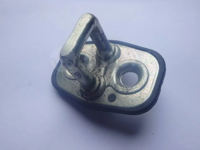 Ответная часть замка двери Peugeot-Citroen 916468 C3 II (2009—2013)