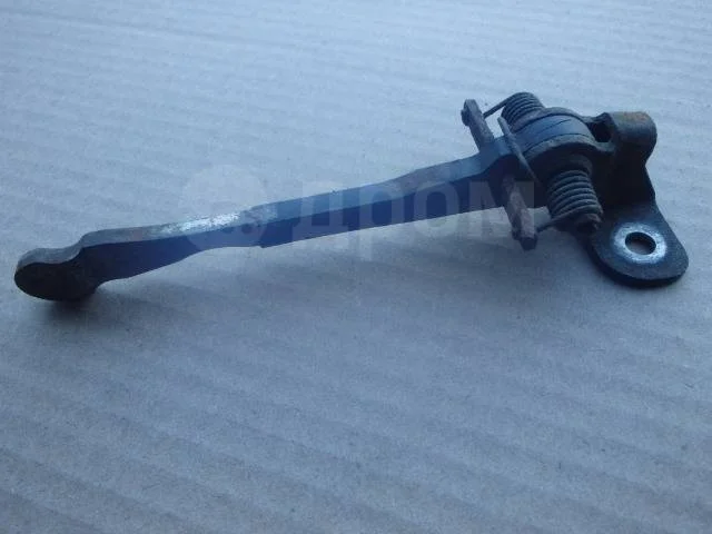 Ограничитель двери задней Fiat 46790818 Doblo I рестайлинг (2005—2015)