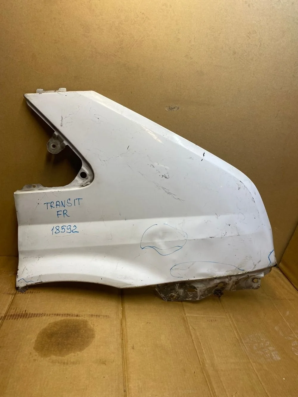 Крыло переднее правое FORD 1560697 Transit VII (2006—2014)