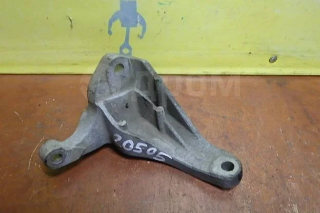 Кронштейн КПП FORD 1347798 C-MAX I рестайлинг (2007—2010)