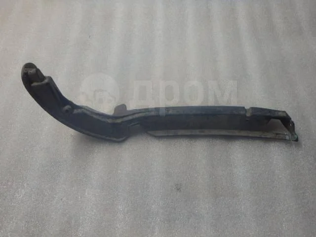 Кронштейн переднего бампера правый VAG 3C0807178 Passat B6 (2005—2010)