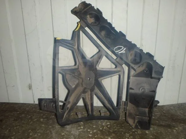 Кронштейн заднего бампера левый RENAULT 850450007R Scenic III (2009—2012)