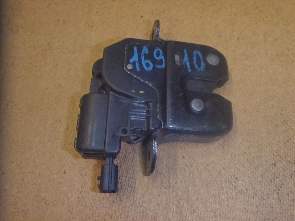 Замок крышки багажника RENAULT 846300003R Megane III (2008—2014)