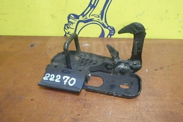 Замок капота VAG 3C0823480 Passat B6 (2005—2010)