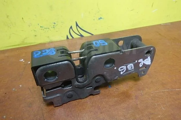 Замок капота VAG 3C1823509D Passat B6 (2005—2010)