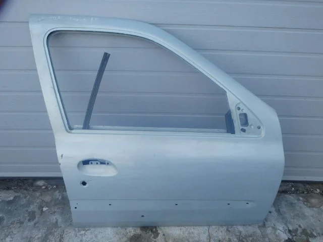 Дверь передняя правая RENAULT 7751472476 Symbol I рестайлинг (2002—2006)