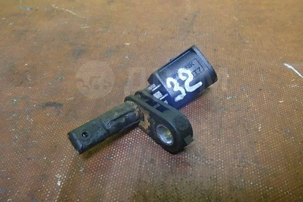 Датчик ABS передний VAG 7H0927804 A3 8P рестайлинг (2004—2008)