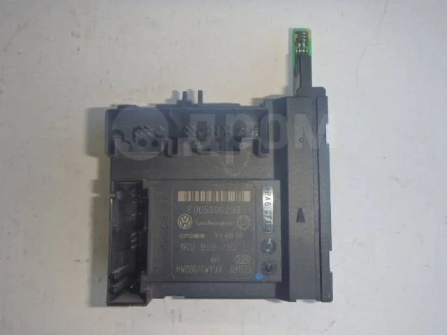 Блок комфорта VAG 1K0959792L Passat B6 (2005—2010)